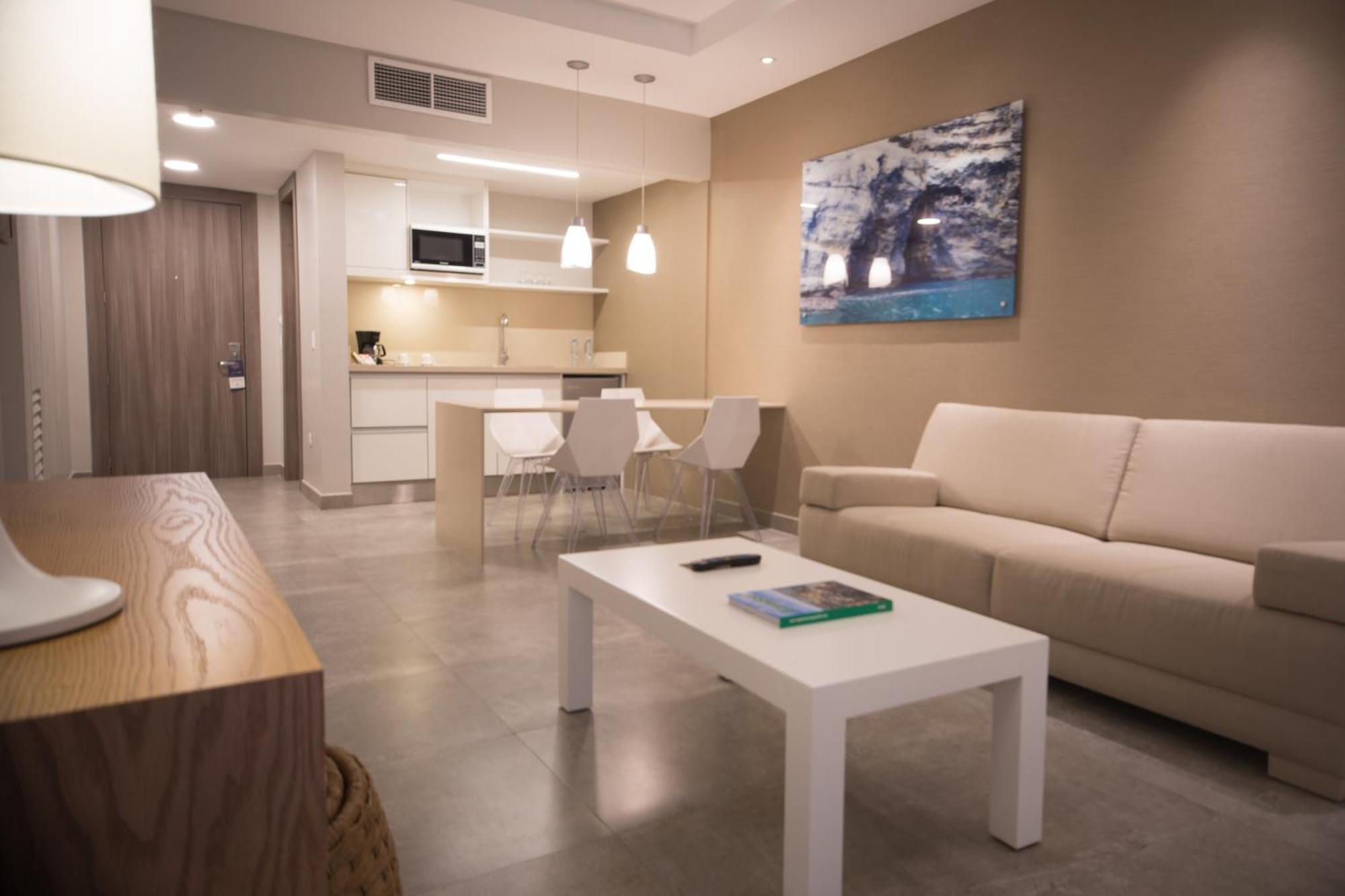 Family Suite,1213973503:JPEG